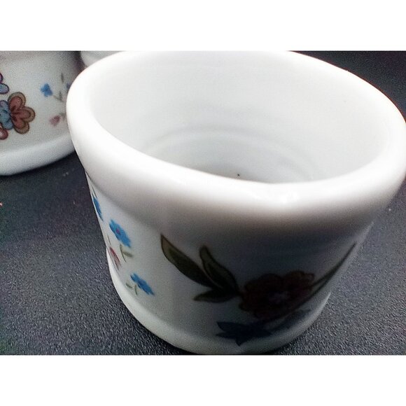 Set of 5 Town and Country Linen Corp Porcelain Floral Napkin Rings Fifth Ave. NY - Picture 10 of 12